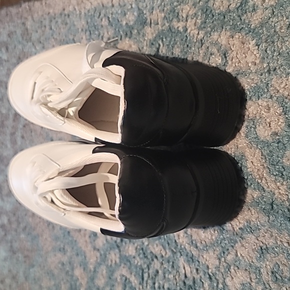 Shoes - Picture 3 of 3